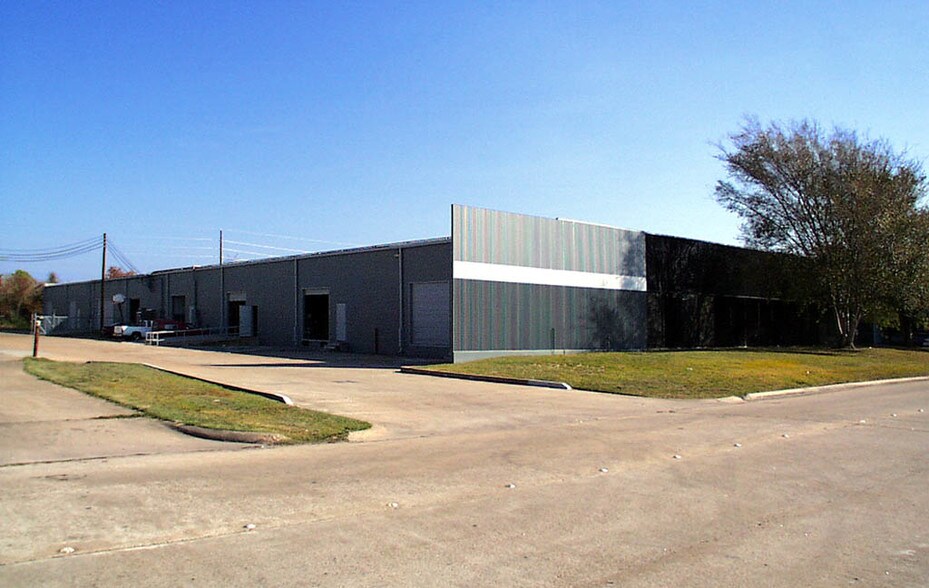 More Photos Of 10610-10618 Rockley Rd, Houston Unknown For Lease