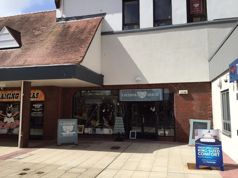 More Photos Of 15-19 Saxon Sq, Christchurch Storefront For Lease