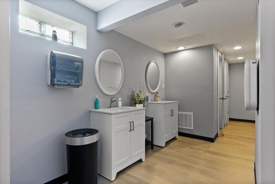 More Photos Of 925 W Burleigh St, Milwaukee Religious Facility For Sale