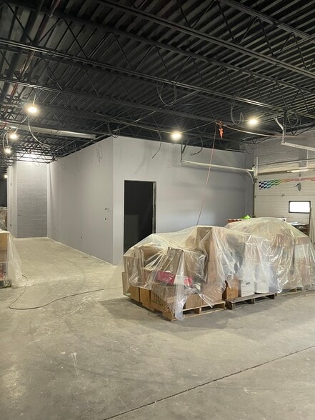 More Photos Of 83-87 Valley St, Belleville Warehouse For Lease