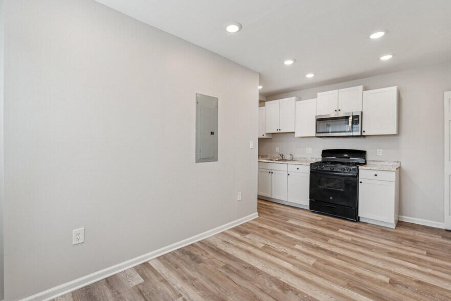 More Photos Of 430 Condon Ter SE, Washington Apartments For Sale