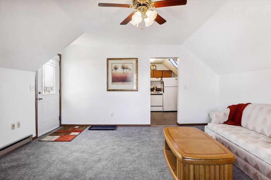 More Photos Of 613 E La Salle Ave, Barron Restaurant For Sale