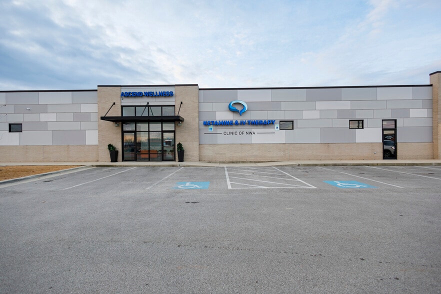 More Photos Of 101 Grant Pl, Lowell Medical For Lease