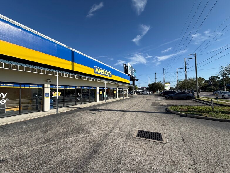 More Photos Of 2910 N Himes Ave, Tampa Unknown For Lease
