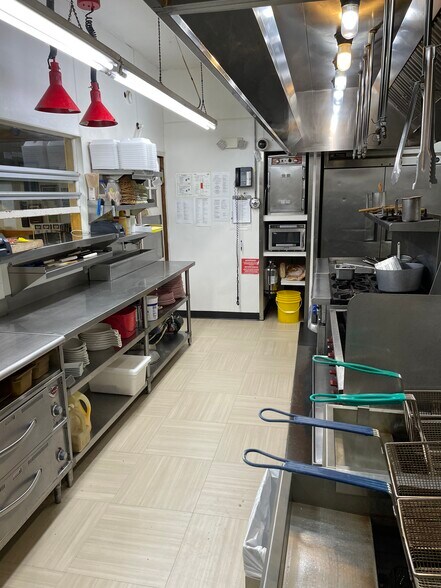 More Photos Of 101 Moore, Moulton Restaurant For Sale