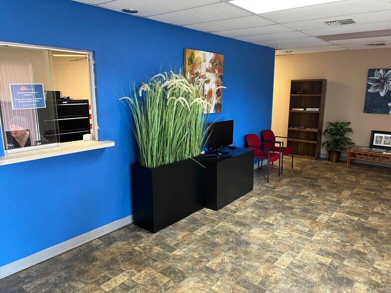 More Photos Of 6202 Presidential Ct, Fort Myers Medical For Sale