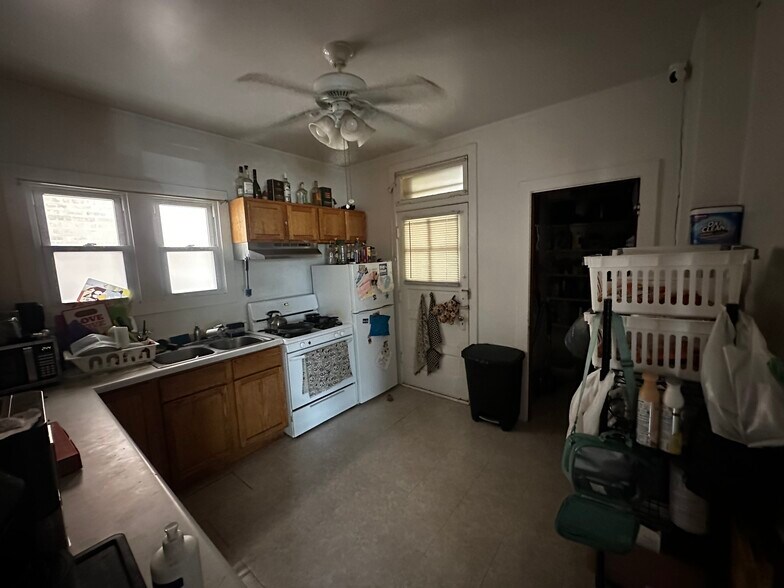 More Photos Of 3100 N LeClaire Ave, Chicago Apartments For Sale