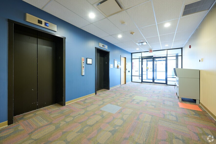 More Photos Of 220 Alexander St, Rochester Loft Creative Space For Lease