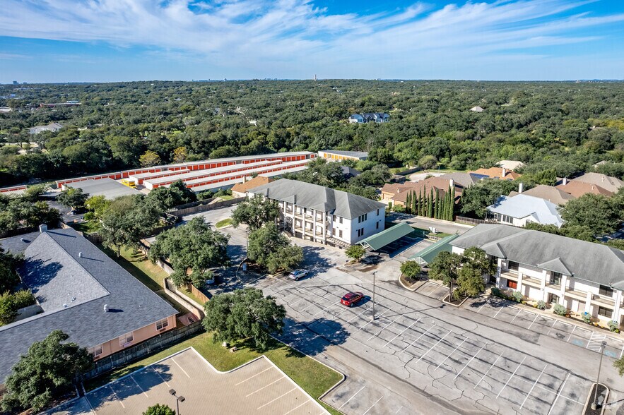 More Photos Of 1380 Pantheon Way, San Antonio Loft Creative Space For Lease