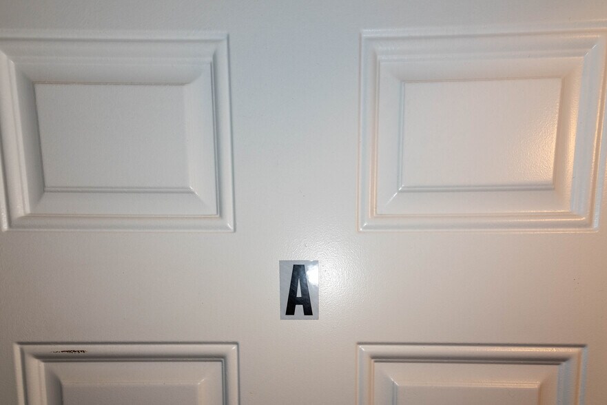 More Photos Of 316 S Broadway, Baltimore Storefront Retail Residential For Sale