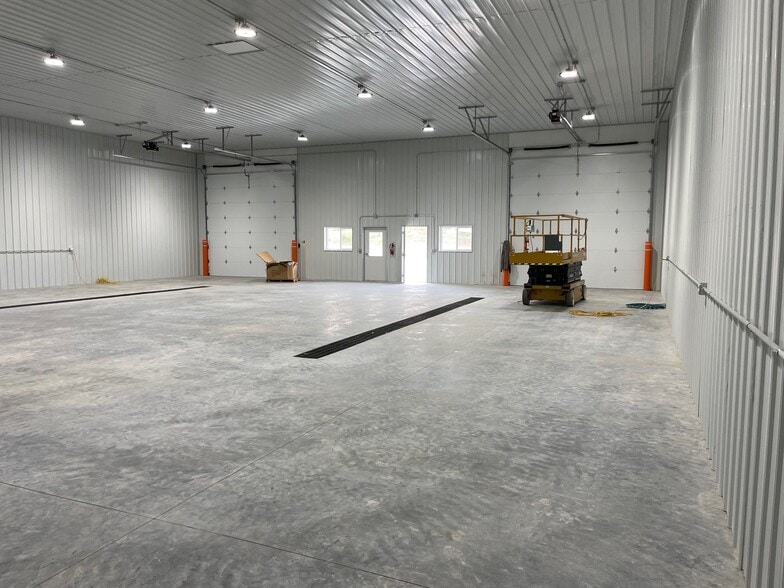 More Photos Of 4501 Pro Farmer Rd SW, Cedar Rapids Warehouse For Lease