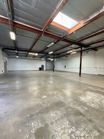 More Photos Of 1816-1850 Kona Dr, Compton Warehouse For Lease