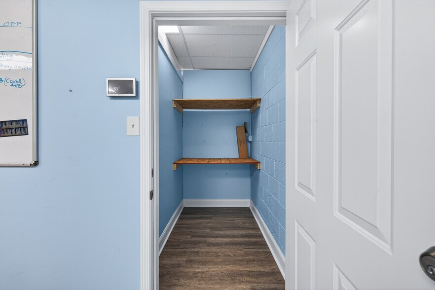 More Photos Of 4109 Robinson St, Covington Freestanding For Sale