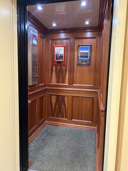 More Photos Of 864 W Jericho Tpke, Huntington Medical For Lease