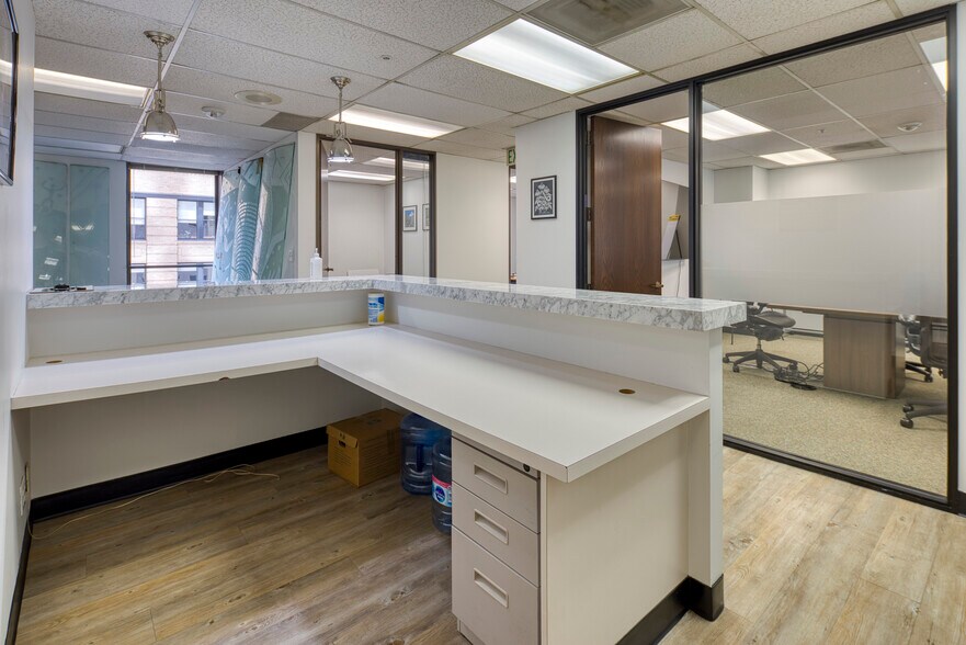 More Photos Of 200-216 Pine St, San Francisco Office For Sale