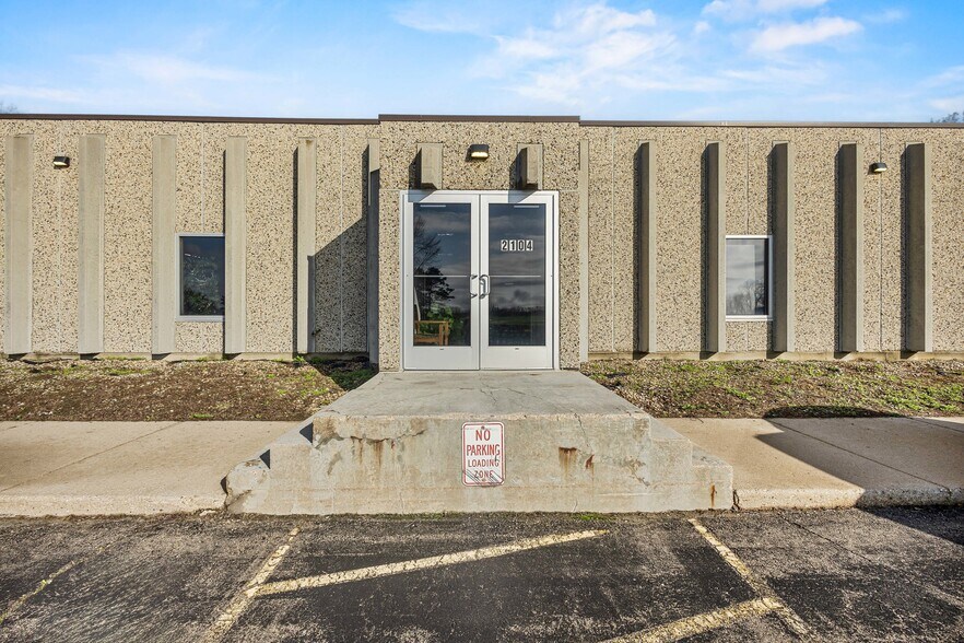 More Photos Of 2104 International Ln, Madison Light Distribution For Sale