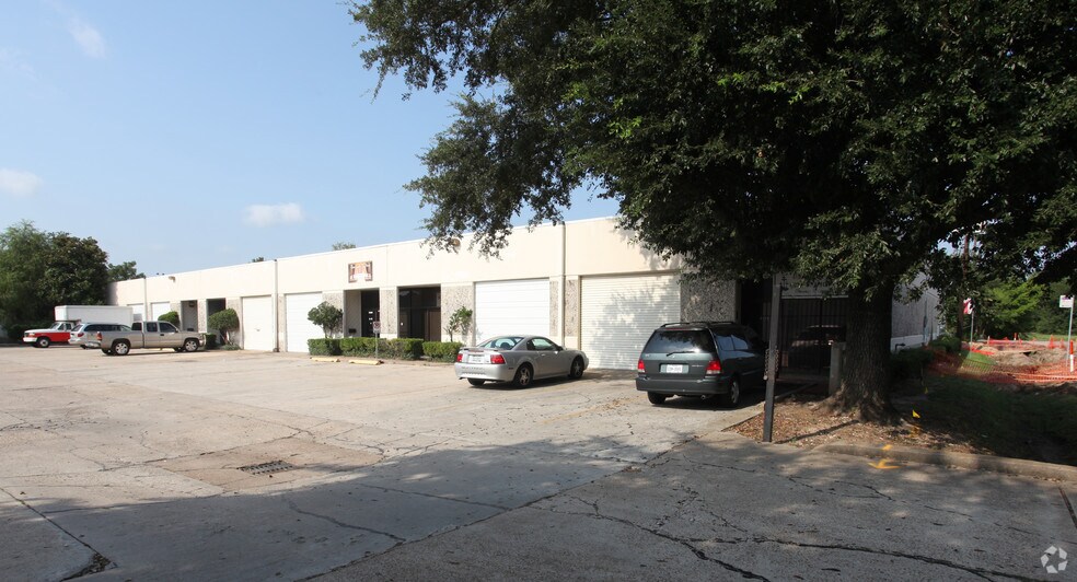 More Photos Of 8520 Sweetwater Ln, Houston Unknown For Lease