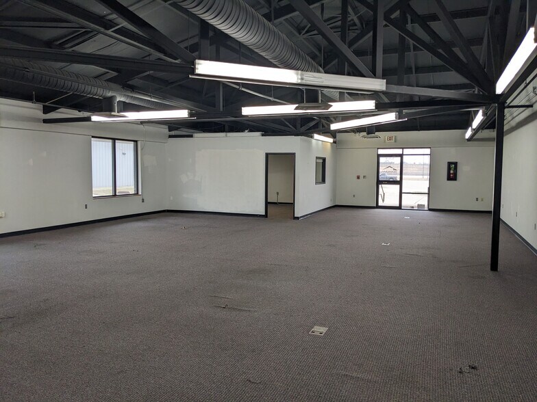 More Photos Of 2912 Enterprise Dr, Durant Industrial For Sale
