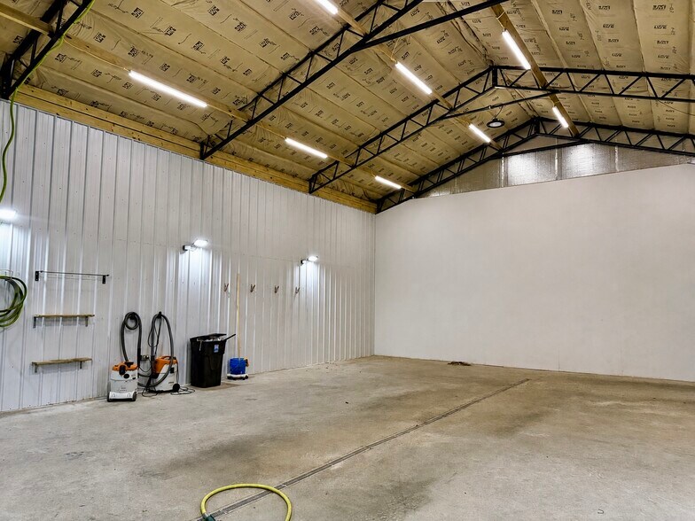More Photos Of 1823 South Blvd, Brewton Office For Sale