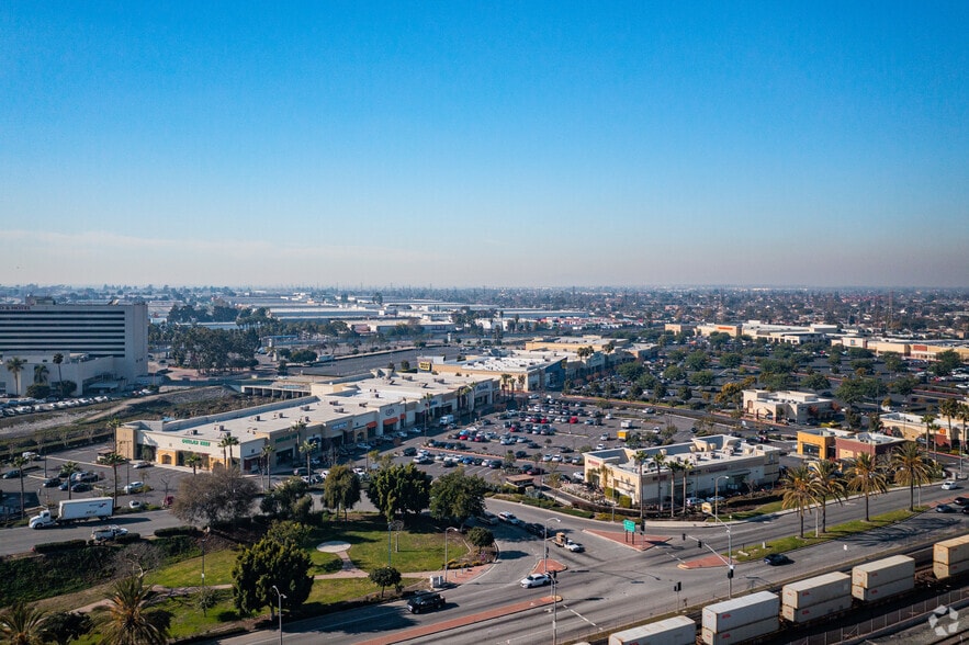 More Photos Of 1795 S Alameda St, Compton Storefront For Lease
