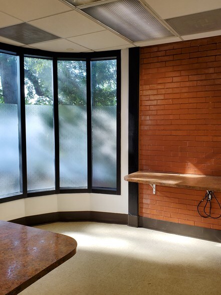 More Photos Of 720 Jackson St, Herndon Medical For Lease