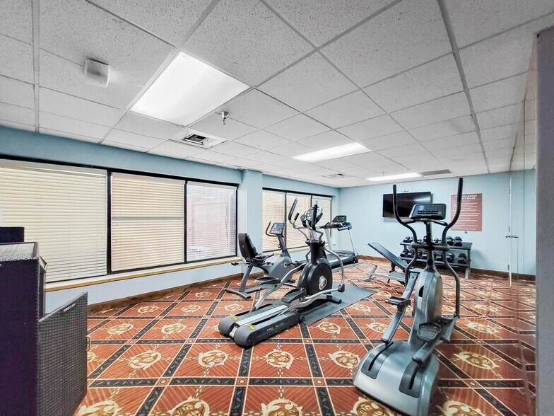 More Photos Of 850 S Bluff St, Saint George Hotel For Sale