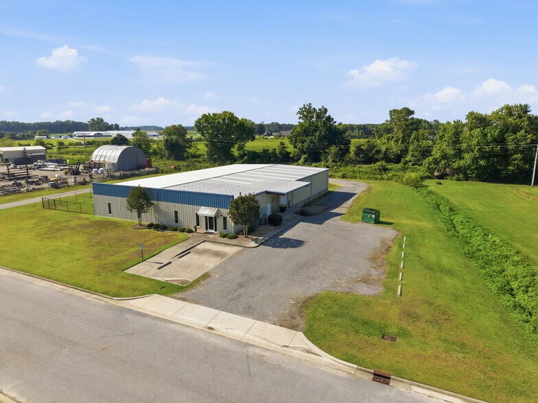 More Photos Of 3655 Peace St, Farmville Industrial For Lease