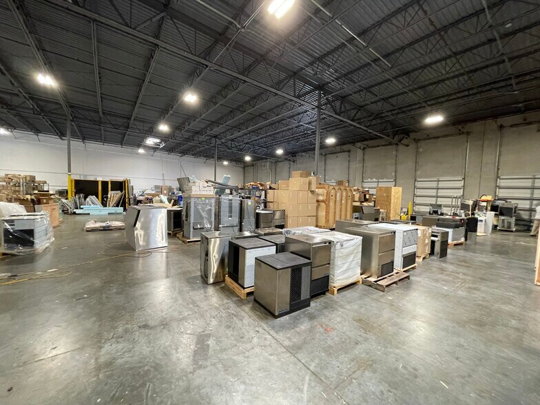 More Photos Of 3905 Center Loop, Orlando Distribution For Lease