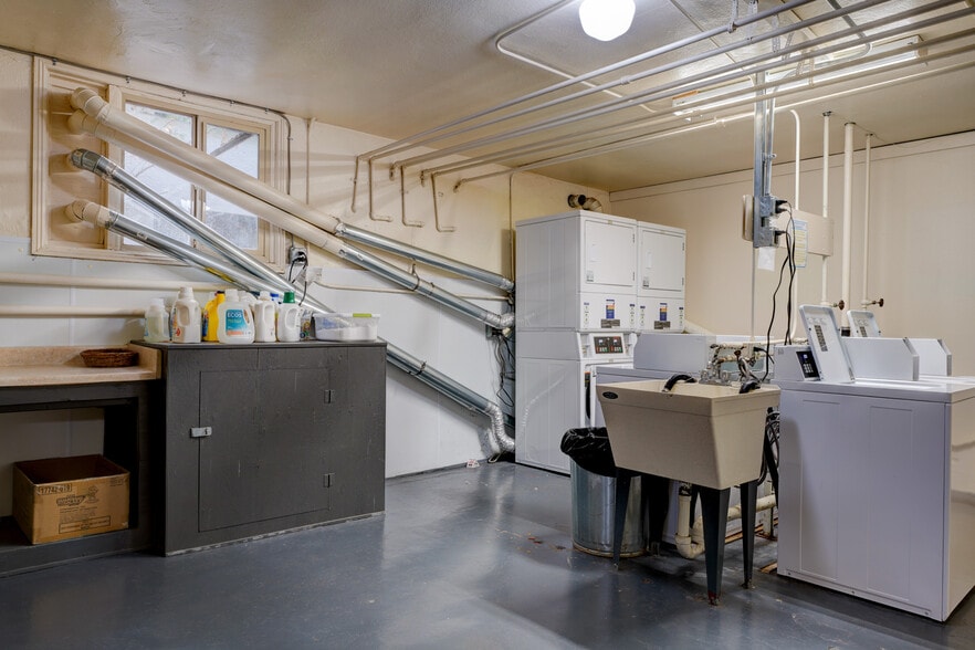 More Photos Of 2737 NW Upshur St, Portland Apartments For Sale