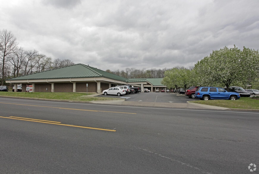 Primary Photo Of 1001-1045 N Highland Ave, Murfreesboro Medical For Lease
