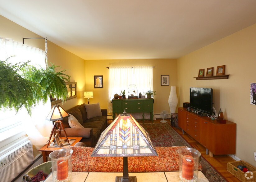 More Photos Of 34 W Montgomery Ave, Ardmore Apartments For Lease