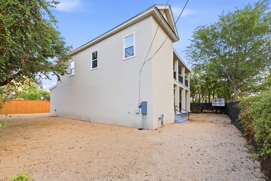 More Photos Of 125 N San Marcos, San Antonio Office Residential For Sale