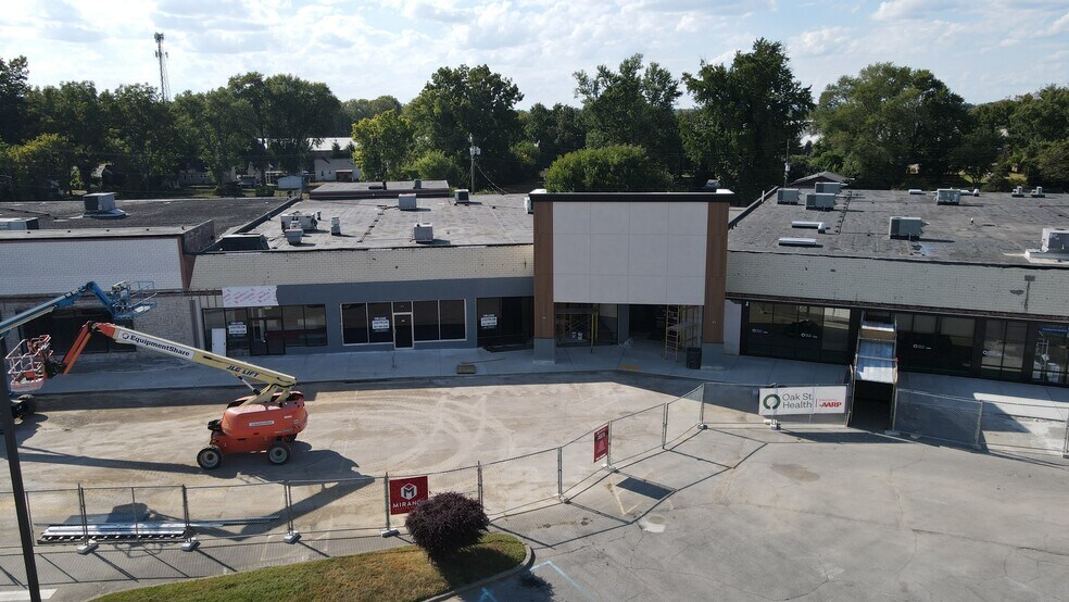 More Photos Of 1009-1411 10th St, Jeffersonville Unknown For Lease