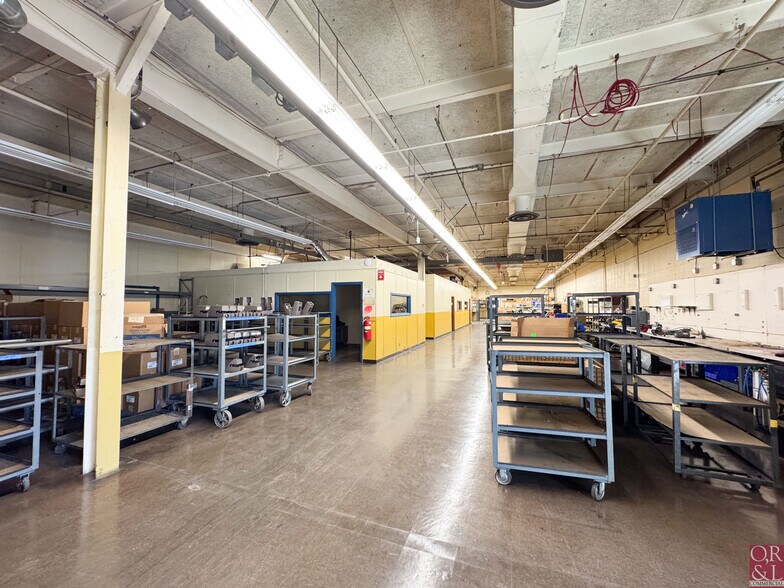 More Photos Of 2055 S Main St, Middletown Manufacturing For Lease