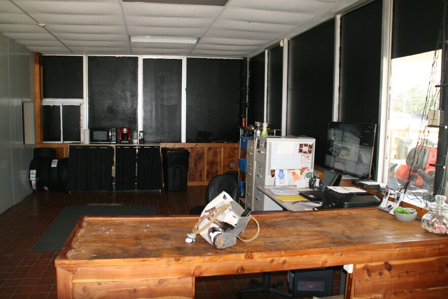 More Photos Of 1308 W Bluff St, Woodville Storefront Retail Office For Sale