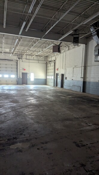 More Photos Of 3657 Lost Nation Rd, Willoughby Warehouse For Lease