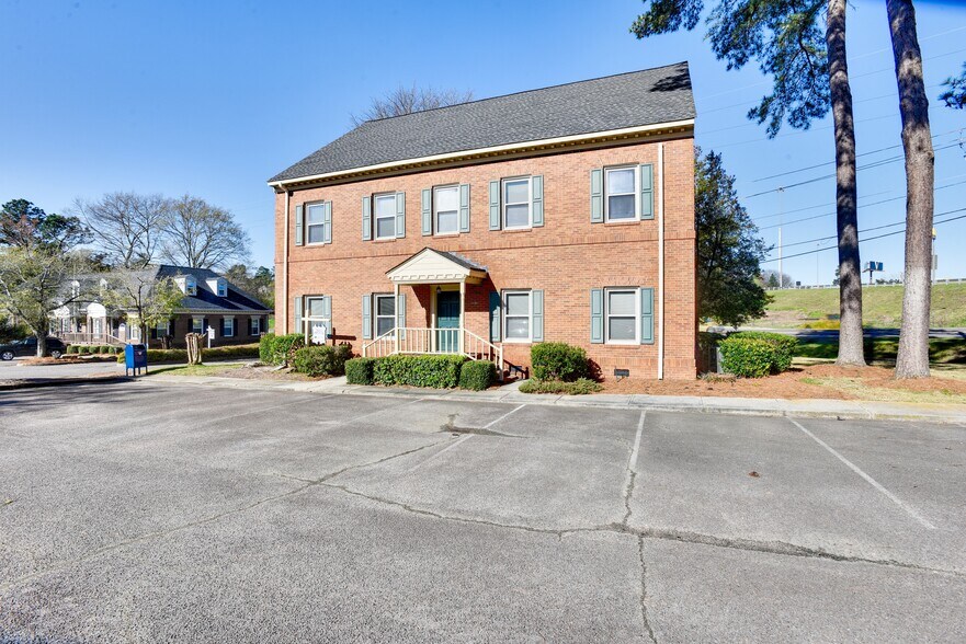 More Photos Of 2601 Commons Blvd, Augusta Office For Lease