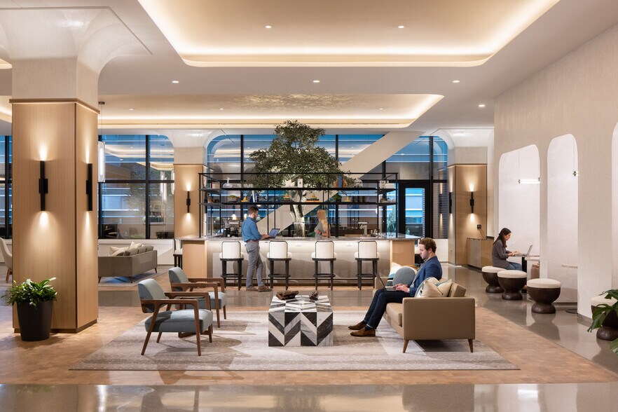 More Photos Of 500 W Madison St, Chicago Office For Lease