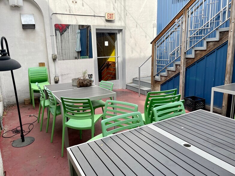 More Photos Of 314 William St, Fredericksburg Storefront For Lease