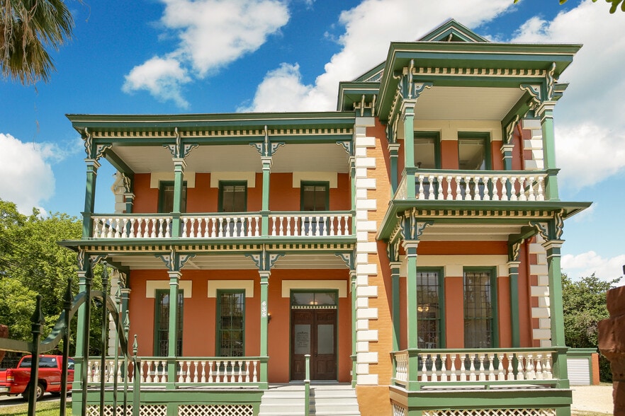 More Photos Of 635 S Presa St, San Antonio Storefront Retail Office For Sale