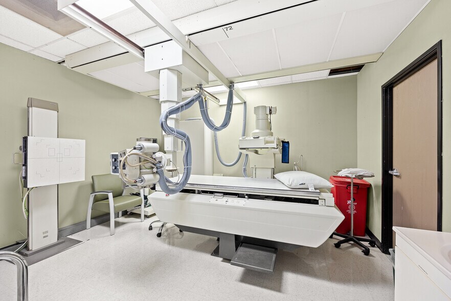 More Photos Of 408 S Beach Blvd, Anaheim Medical For Sale