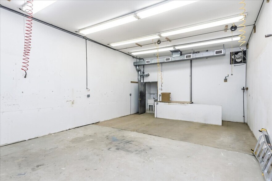 More Photos Of 816 Hempstead Tpke, Franklin Square Office For Lease