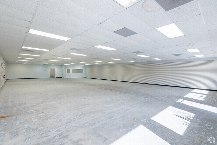 More Photos Of 14520-14540 S Tamiami Trl, Fort Myers Unknown For Lease