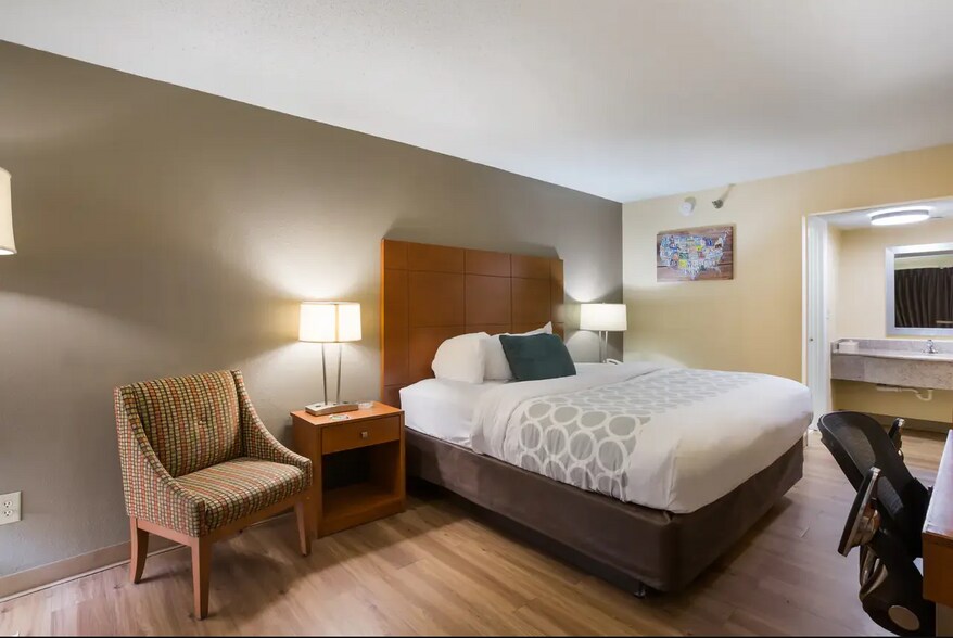 More Photos Of 19534 Whyte Hardee Blvd, Hardeeville Hotel For Sale