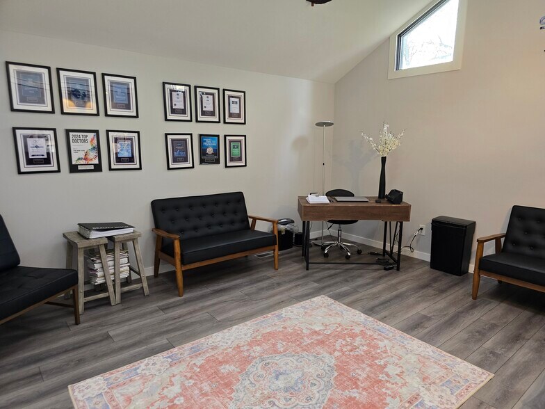 More Photos Of 4 Park Lane Rd, New Milford Medical For Lease