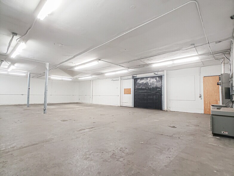 More Photos Of 3408 Trinity St, Los Angeles Warehouse For Sale