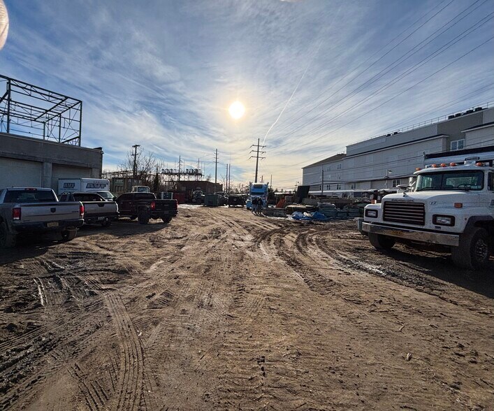 More Photos Of 40 Hempstead Gardens Dr, West Hempstead Land For Lease