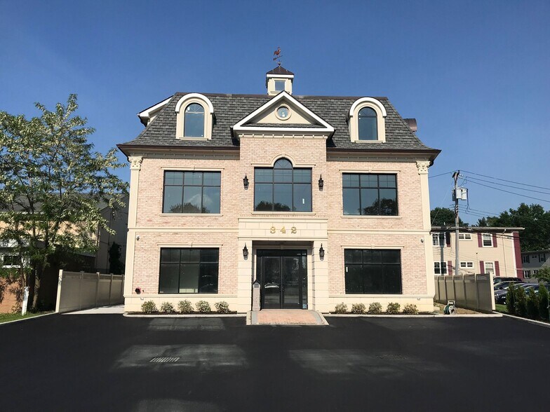 More Photos Of 342 Post Ave, Westbury Office For Sale