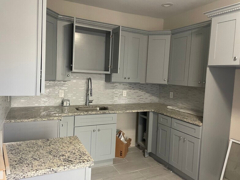 More Photos Of 410-421 Howe Ave, Shelton Apartments For Sale