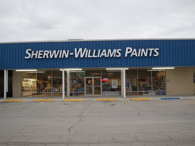 More Photos Of 1403-1515 S Santa Fe Ave, Chanute Unknown For Lease